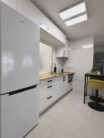 2 soveværelse Lejlighed til leje i Guardamar del Segura - € 900 (Ref: 6202369)