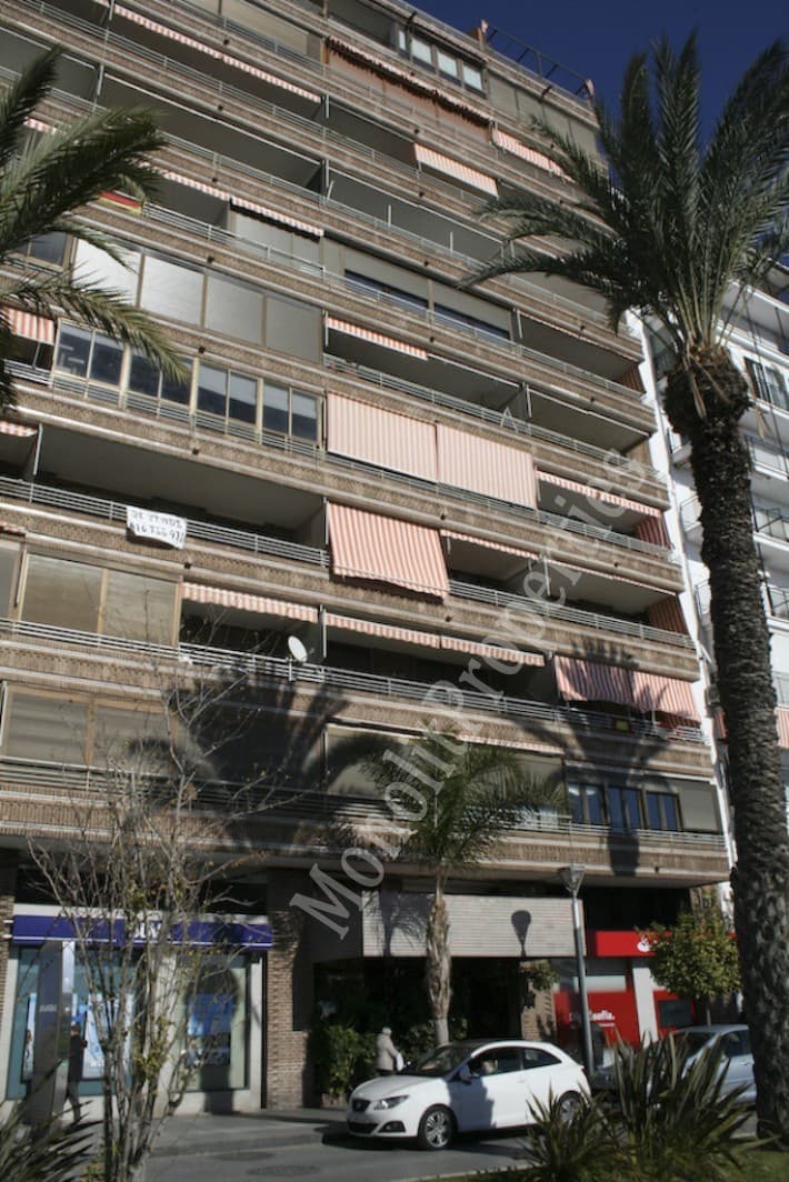 3 sovrum Lägenhet att hyra i Torrevieja - 1 200 € (Ref: 6207797)