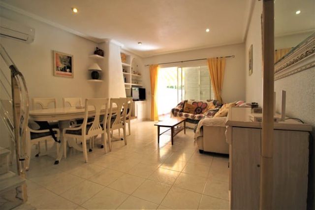 3 quarto Apartamento para arrendar em El Moncayo, Guardamar del Segura com piscina - 600 € (Ref: 6242374)