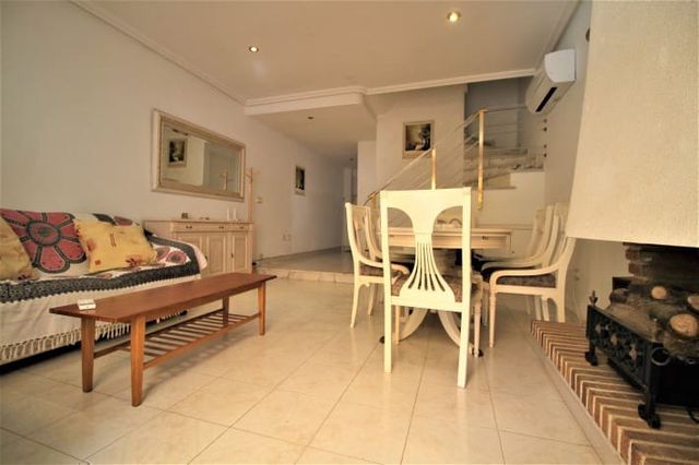 3 quarto Apartamento para arrendar em El Moncayo, Guardamar del Segura com piscina - 600 € (Ref: 6242374)