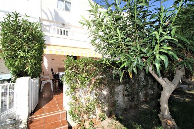 3 quarto Apartamento para arrendar em El Moncayo, Guardamar del Segura com piscina - 600 € (Ref: 6242374)