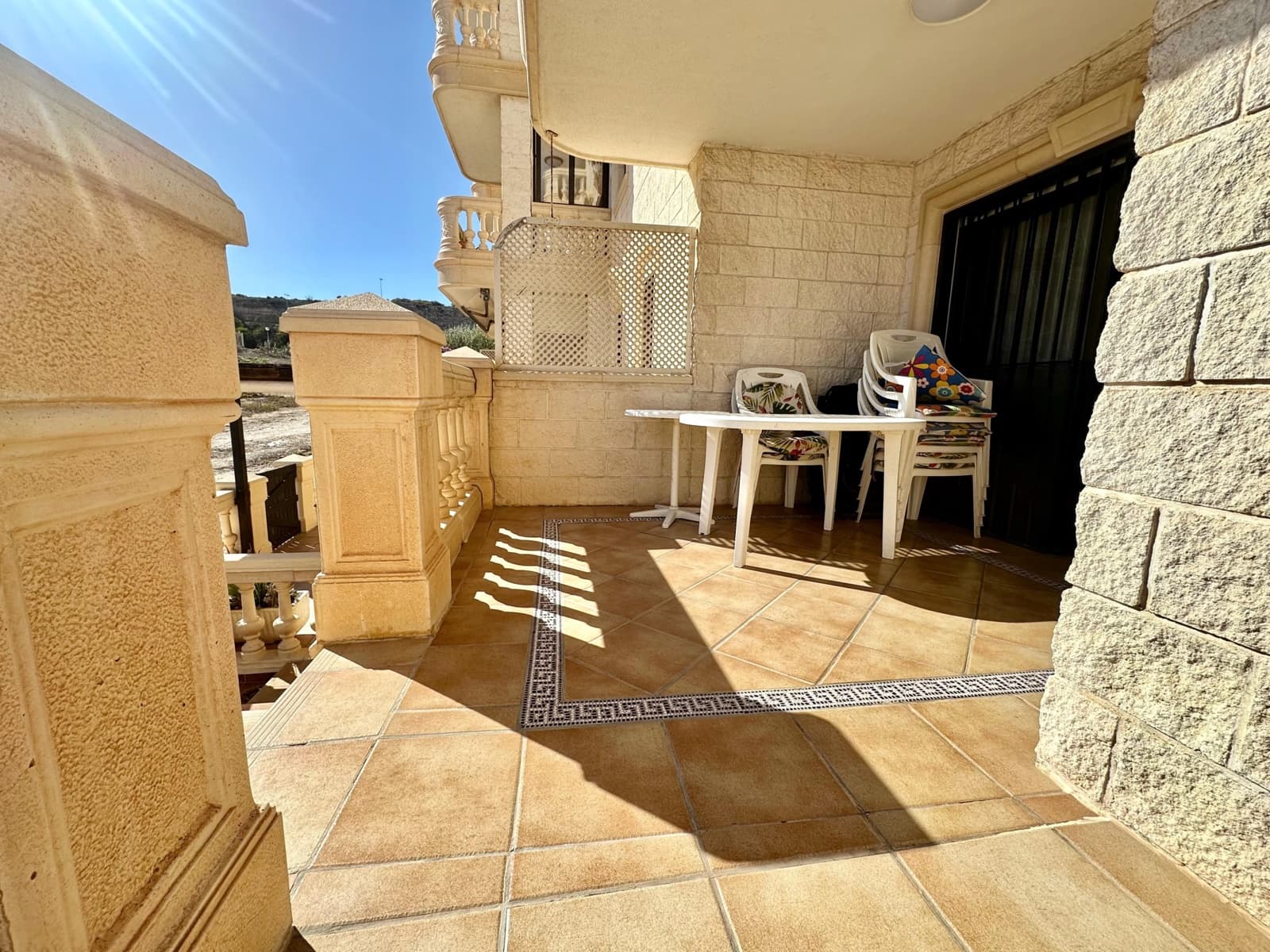 Appartement de 3 chambres à louer à Guardamar del Segura avec piscine garage - 600 € (Ref: 6350319)