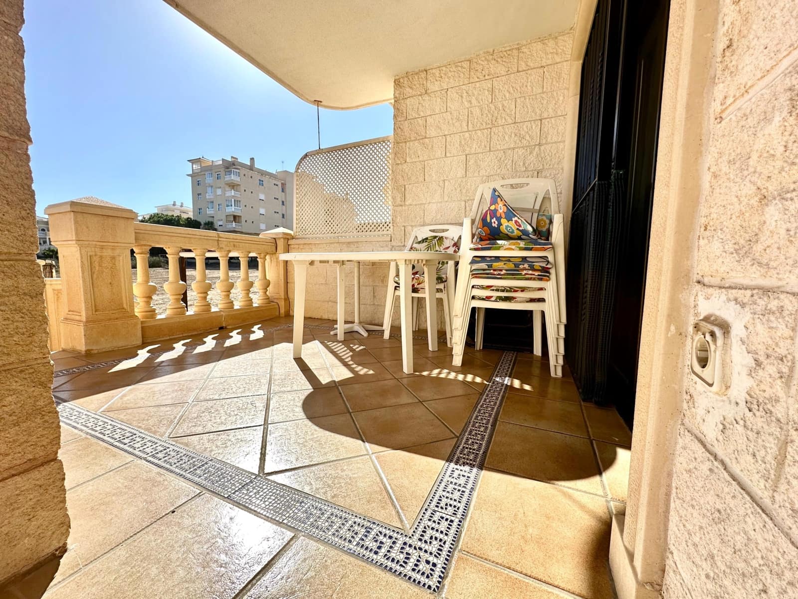 Appartement de 3 chambres à louer à Guardamar del Segura avec piscine garage - 600 € (Ref: 6350319)
