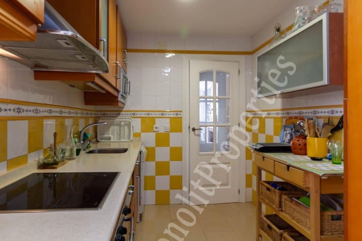 3 bedroom Apartment for rent in Torrevieja with garage - € 750 (Ref: 6510306)