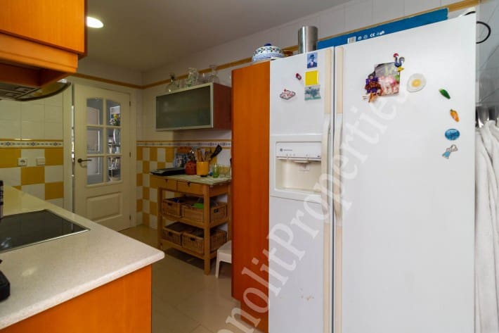 3 bedroom Apartment for rent in Torrevieja with garage - € 750 (Ref: 6510306)