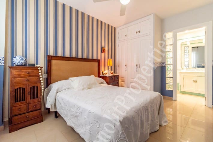 3 bedroom Apartment for rent in Torrevieja with garage - € 750 (Ref: 6510306)