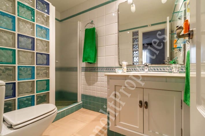 3 bedroom Apartment for rent in Torrevieja with garage - € 750 (Ref: 6510306)