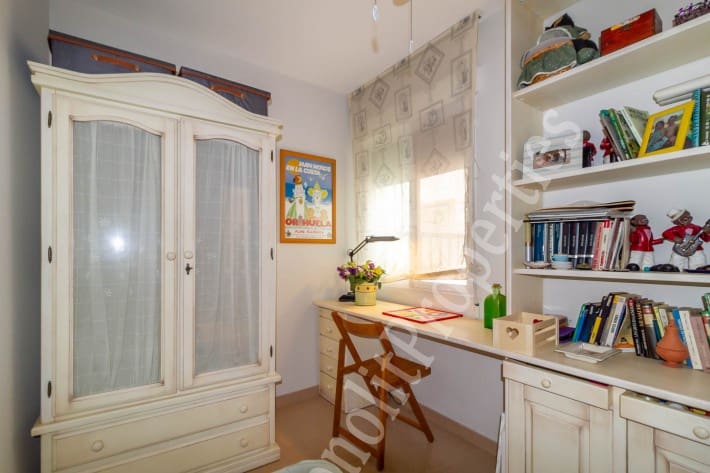 3 bedroom Apartment for rent in Torrevieja with garage - € 750 (Ref: 6510306)