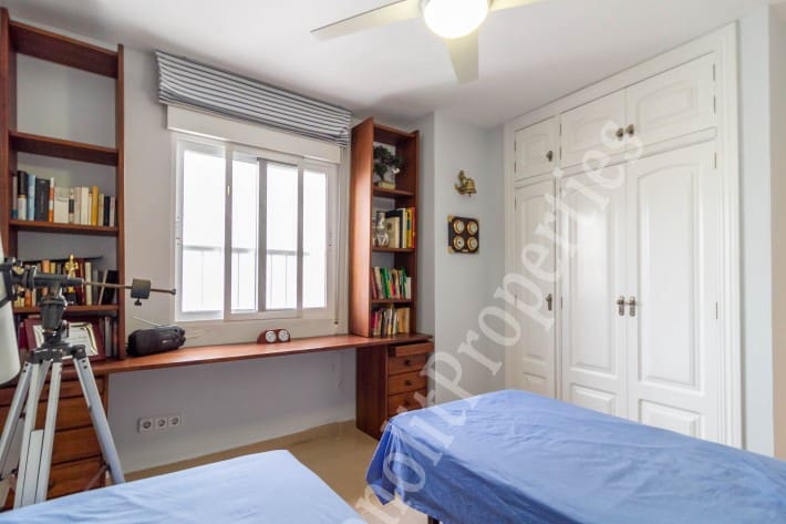 3 bedroom Apartment for rent in Torrevieja with garage - € 750 (Ref: 6510306)