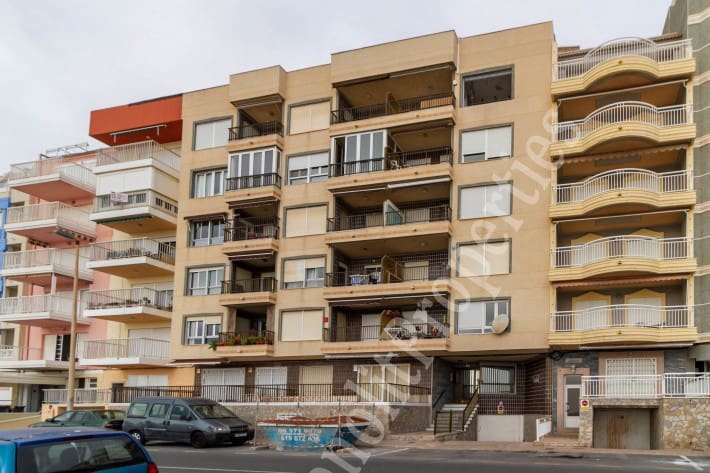 3 bedroom Apartment for rent in Torrevieja with garage - € 750 (Ref: 6510306)
