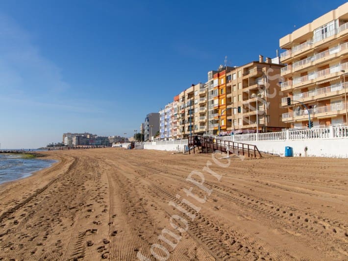 3 bedroom Apartment for rent in Torrevieja with garage - € 750 (Ref: 6510306)
