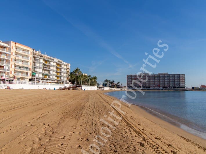 3 bedroom Apartment for rent in Torrevieja with garage - € 750 (Ref: 6510306)