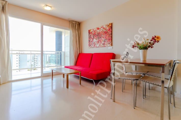 Apartamento de 1 habitación en Guardamar del Segura en alquiler con piscina garaje - 670 € (Ref: 6601953)