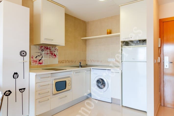 Apartamento de 1 habitación en Guardamar del Segura en alquiler con piscina garaje - 670 € (Ref: 6601953)