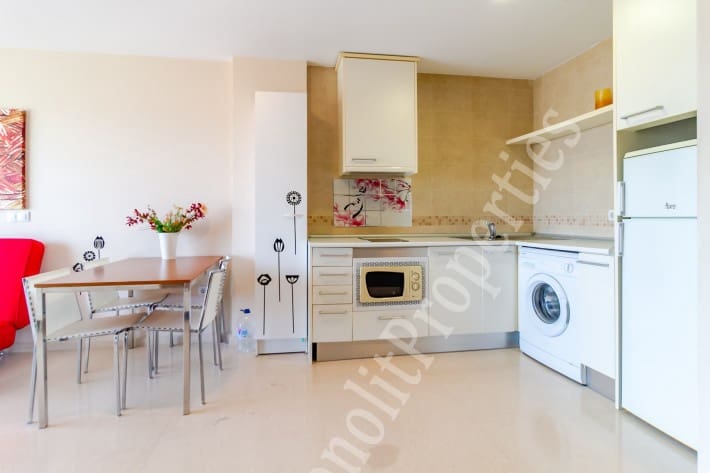 Apartamento de 1 habitación en Guardamar del Segura en alquiler con piscina garaje - 670 € (Ref: 6601953)