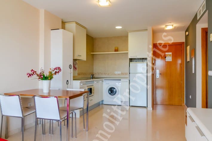 Apartamento de 1 habitación en Guardamar del Segura en alquiler con piscina garaje - 670 € (Ref: 6601953)