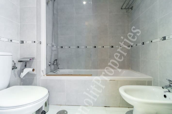 Apartamento de 1 habitación en Guardamar del Segura en alquiler con piscina garaje - 670 € (Ref: 6601953)