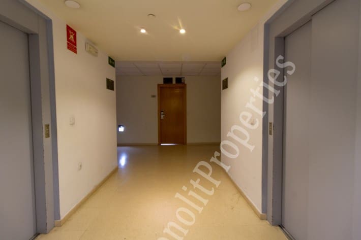 Apartamento de 1 habitación en Guardamar del Segura en alquiler con piscina garaje - 670 € (Ref: 6601953)