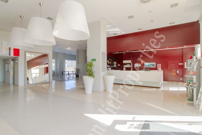 Apartamento de 1 habitación en Guardamar del Segura en alquiler con piscina garaje - 670 € (Ref: 6601953)