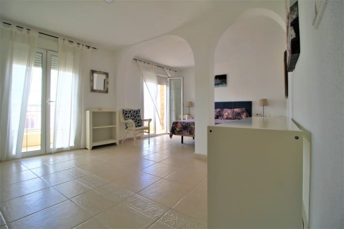 2 makuuhuone Huoneisto vuokrattavana paikassa Torrevieja - 1 200 € (Ref: 8925910)
