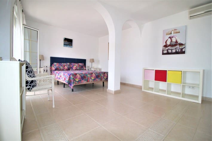 2 makuuhuone Huoneisto vuokrattavana paikassa Torrevieja - 1 200 € (Ref: 8925910)