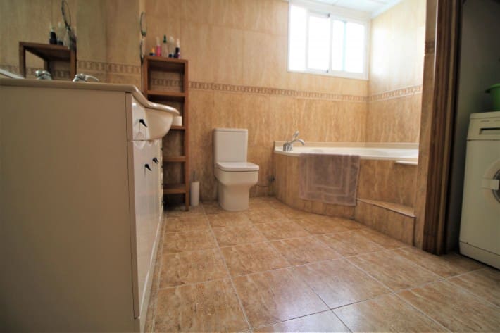 2 makuuhuone Huoneisto vuokrattavana paikassa Torrevieja - 1 200 € (Ref: 8925910)