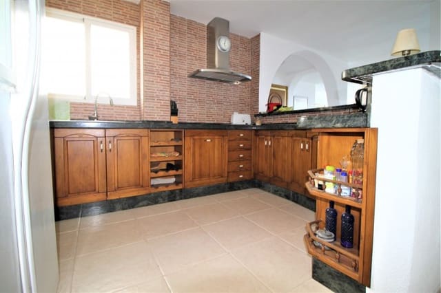 2 makuuhuone Huoneisto vuokrattavana paikassa Torrevieja - 1 200 € (Ref: 8925910)