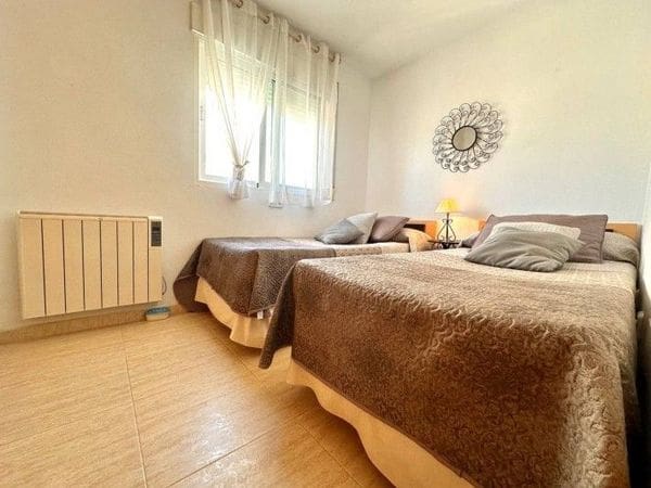 2 slaapkamer Appartement te huur in Guardamar del Segura met zwembad garage - € 550 (Ref: 8925912)