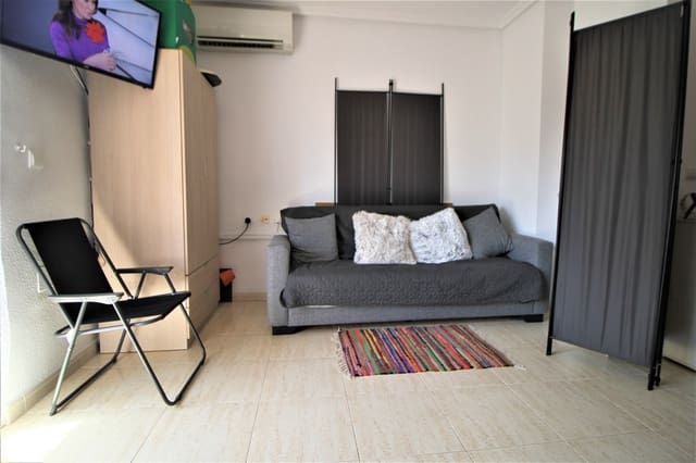 Apartamento para arrendar em Guardamar del Segura - 400 € (Ref: 8925913)