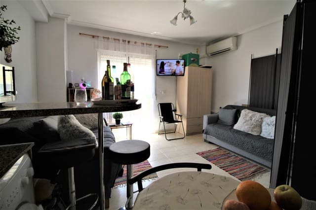 Apartamento para arrendar em Guardamar del Segura - 400 € (Ref: 8925913)