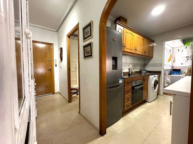 2 makuuhuone Huoneisto vuokrattavana paikassa Torrevieja mukana 
autotalli - 600 € (Ref: 8925914)