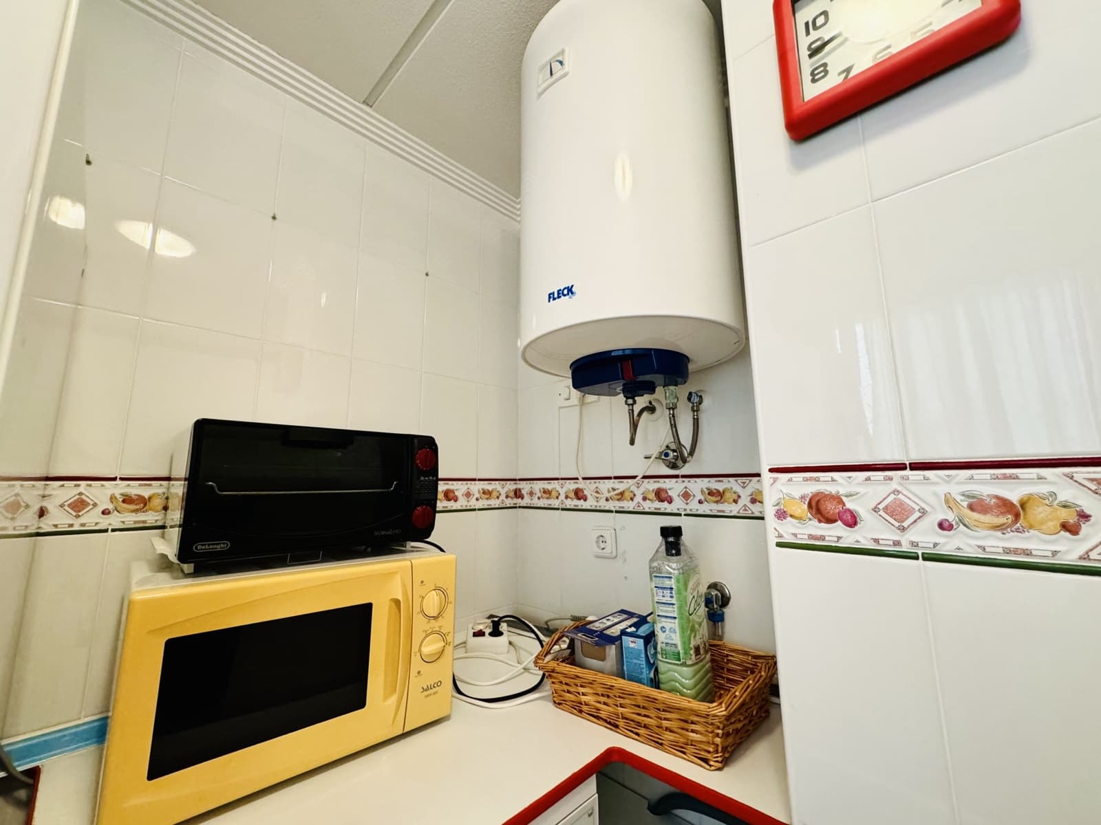 2 slaapkamer Appartement te huur in Guardamar del Segura met zwembad - € 550 (Ref: 8925915)