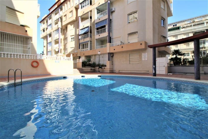 2 slaapkamer Appartement te huur in Guardamar del Segura met zwembad - € 550 (Ref: 8925915)