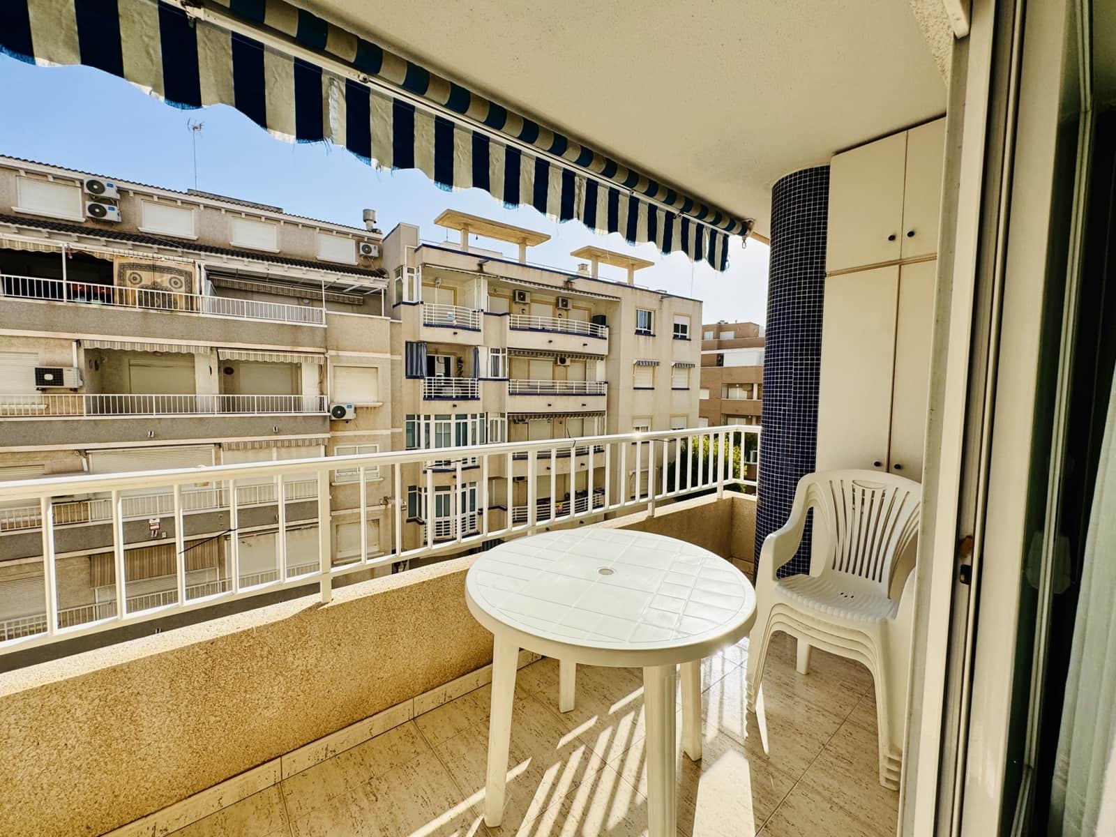 2 slaapkamer Appartement te huur in Guardamar del Segura met zwembad - € 550 (Ref: 8925915)