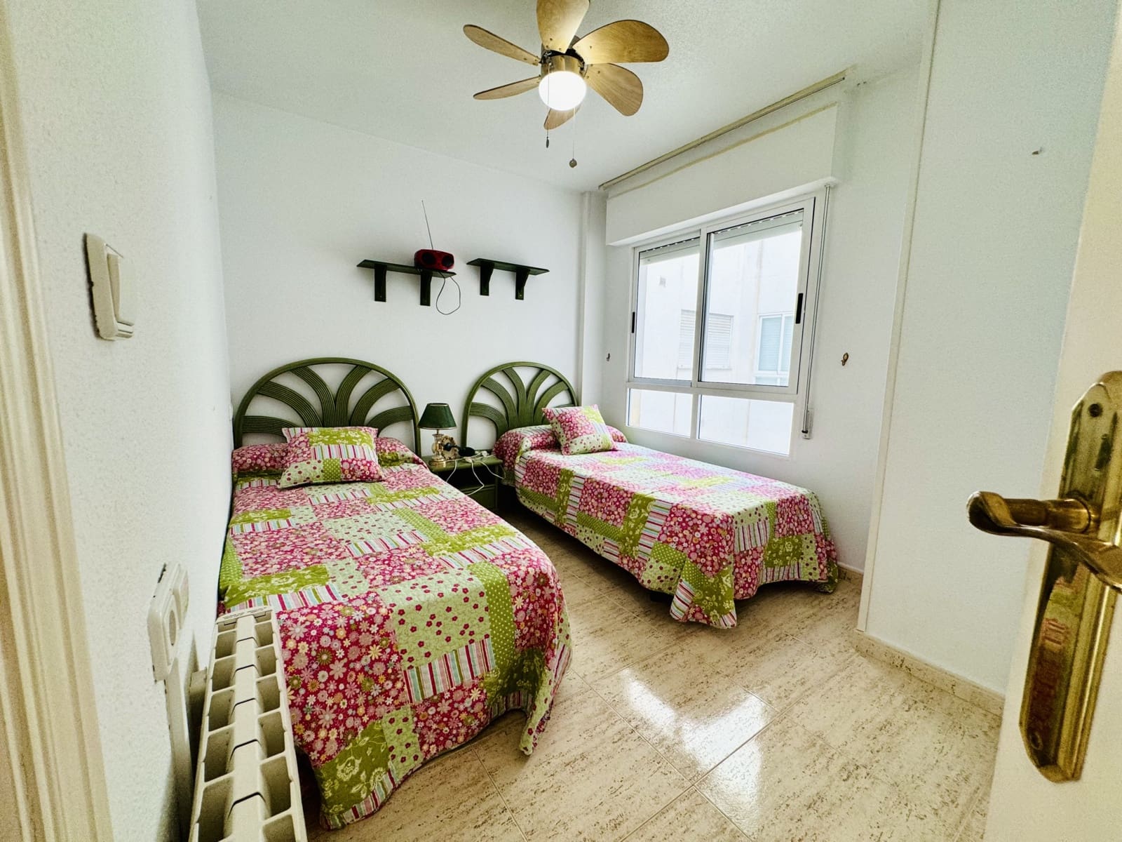 2 slaapkamer Appartement te huur in Guardamar del Segura met zwembad - € 550 (Ref: 8925915)