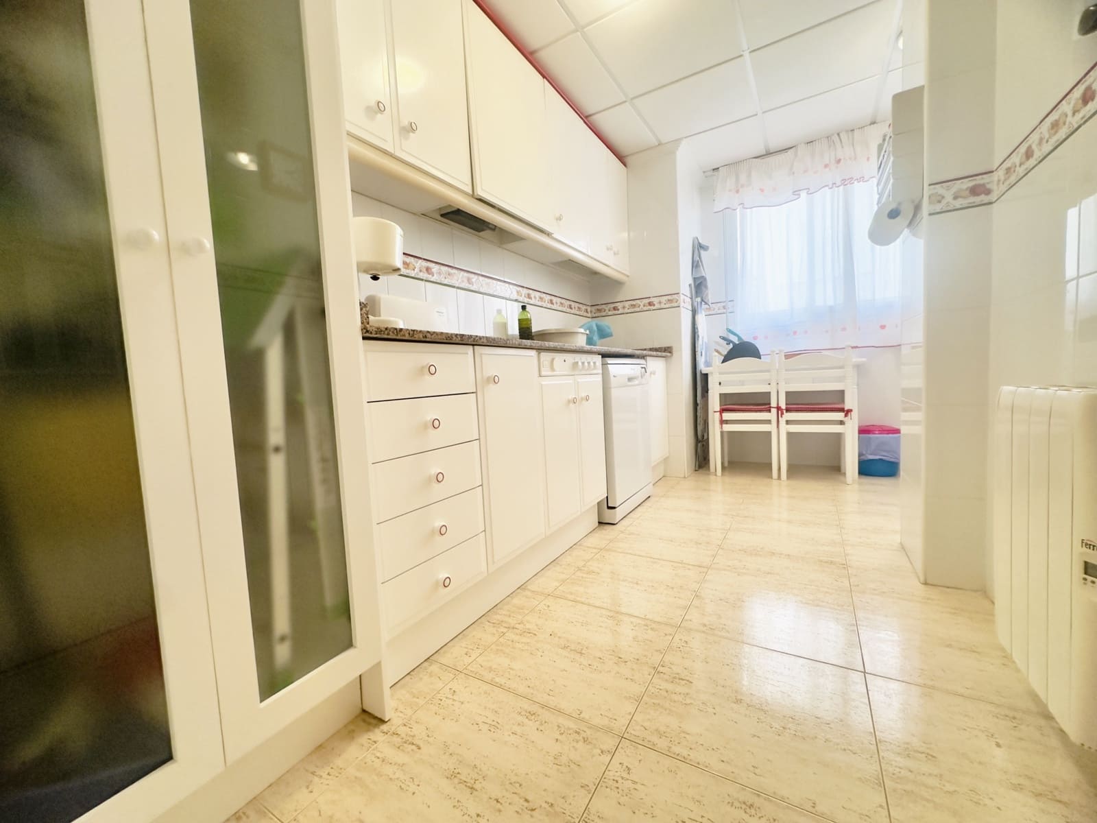 2 slaapkamer Appartement te huur in Guardamar del Segura met zwembad - € 550 (Ref: 8925915)