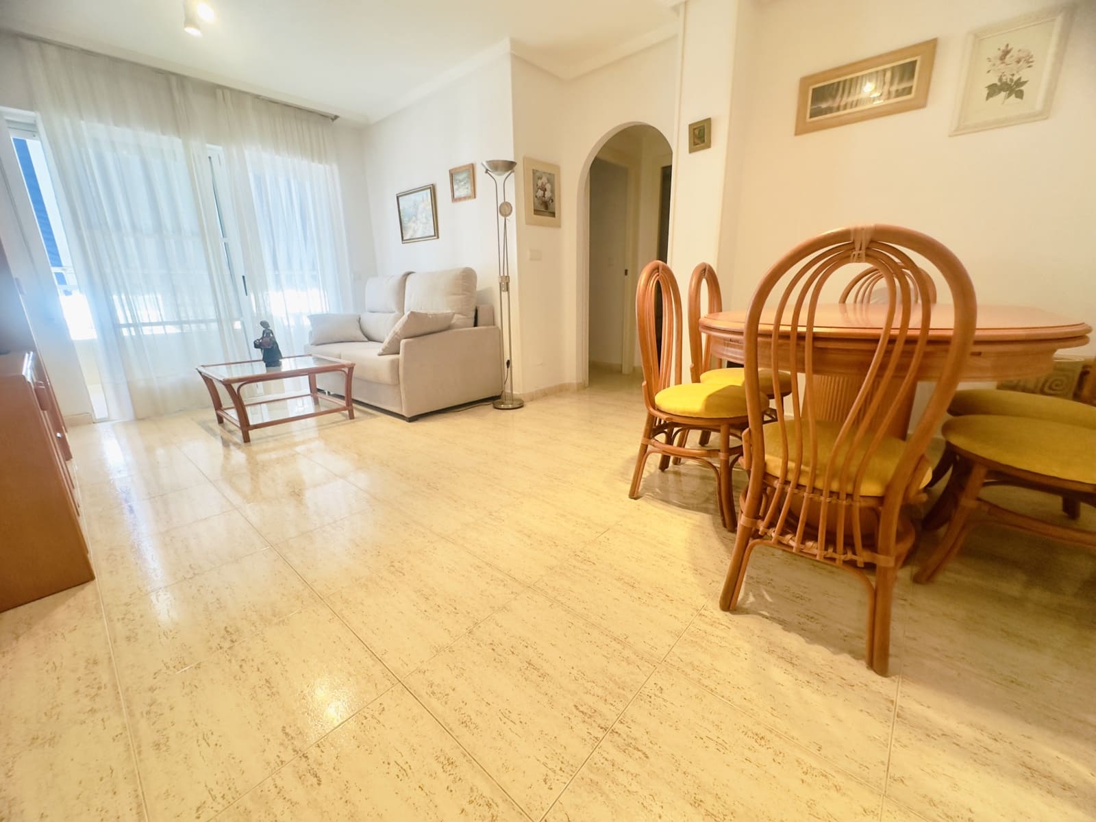 2 slaapkamer Appartement te huur in Guardamar del Segura met zwembad - € 550 (Ref: 8925915)