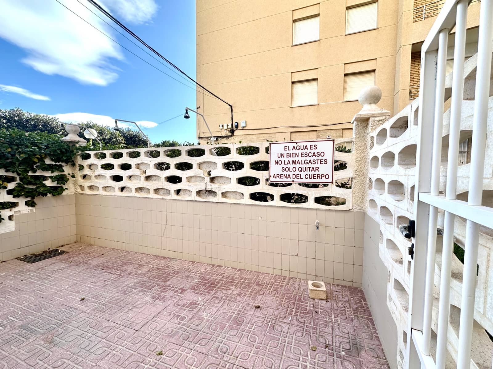 2 slaapkamer Appartement te huur in Guardamar del Segura - € 500 (Ref: 8925916)