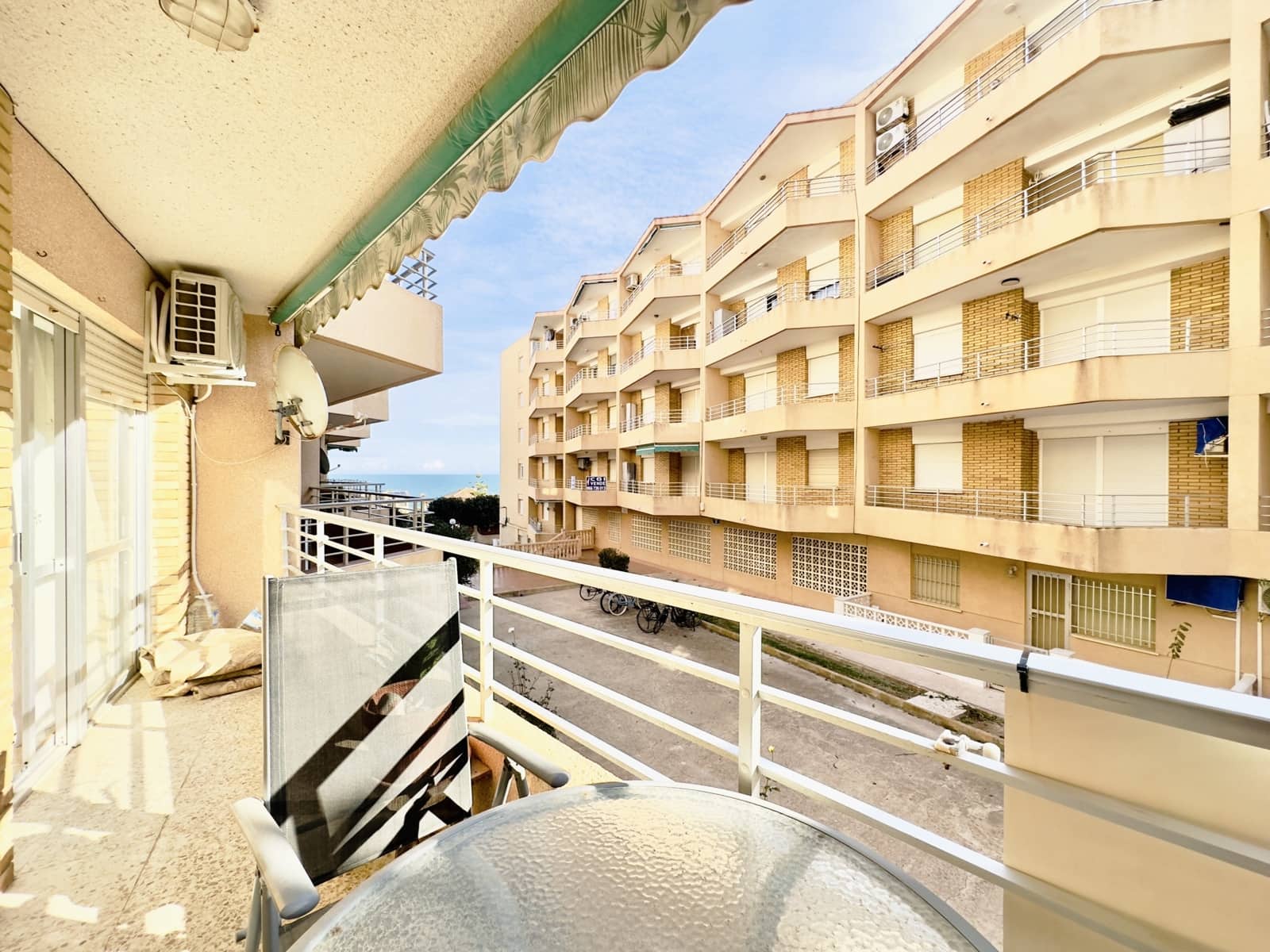 2 slaapkamer Appartement te huur in Guardamar del Segura - € 500 (Ref: 8925916)
