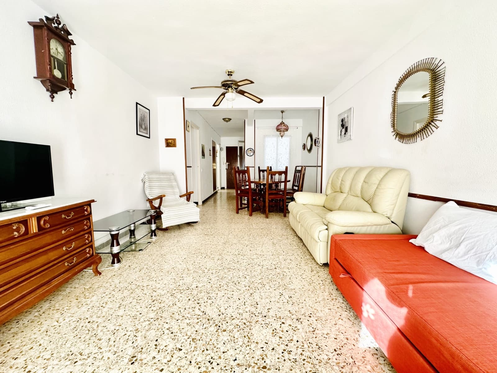 2 slaapkamer Appartement te huur in Guardamar del Segura - € 500 (Ref: 8925916)