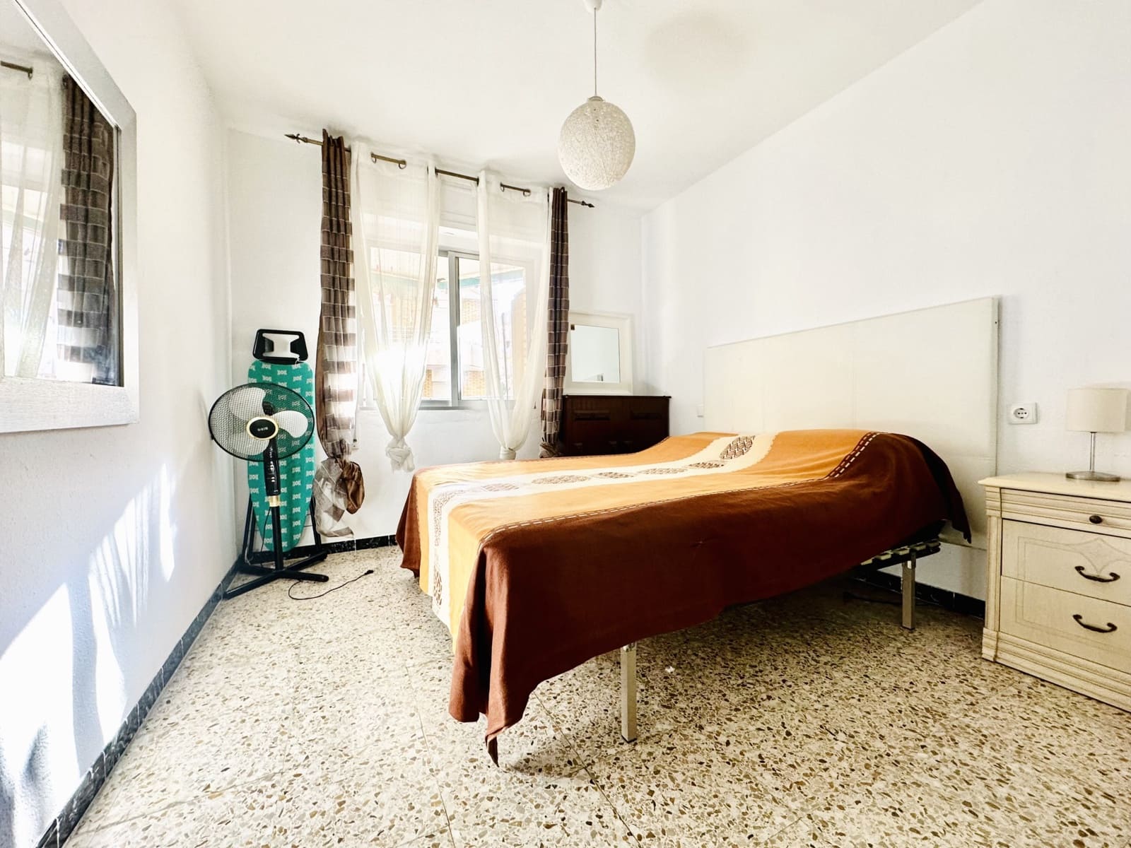 2 slaapkamer Appartement te huur in Guardamar del Segura - € 500 (Ref: 8925916)