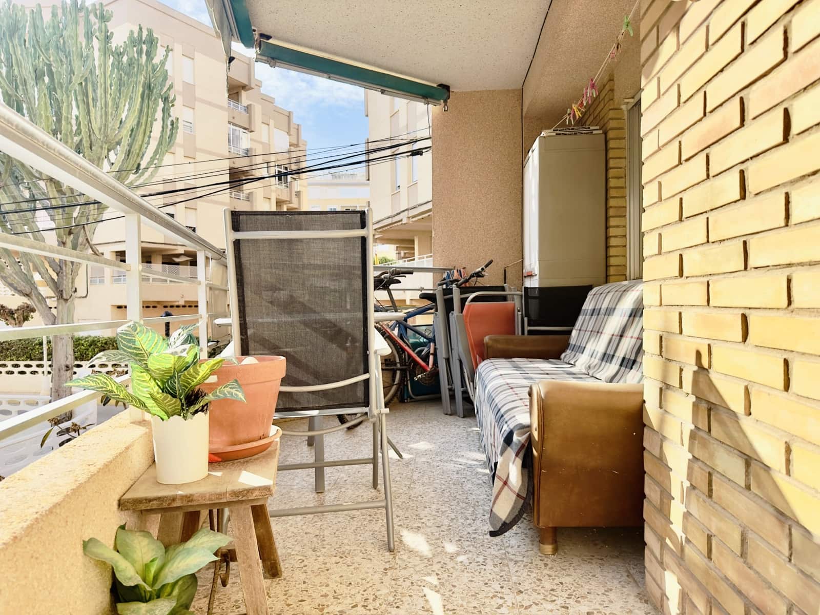 2 slaapkamer Appartement te huur in Guardamar del Segura - € 500 (Ref: 8925916)