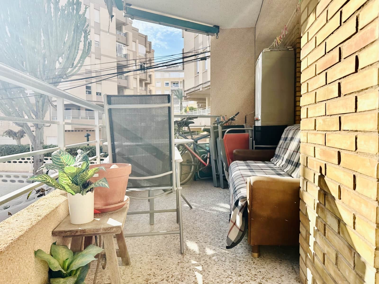 2 slaapkamer Appartement te huur in Guardamar del Segura - € 500 (Ref: 8925916)