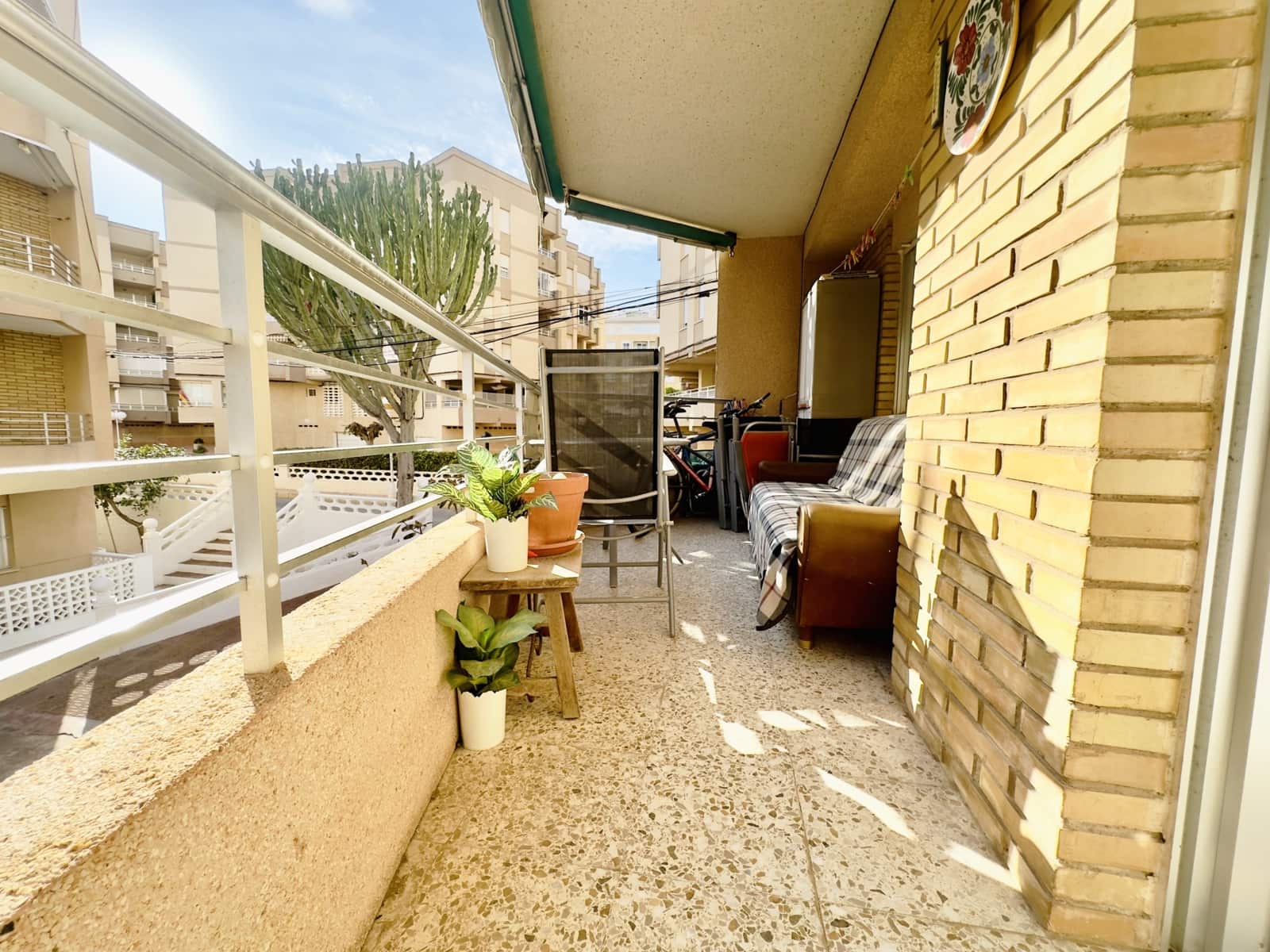 2 slaapkamer Appartement te huur in Guardamar del Segura - € 500 (Ref: 8925916)