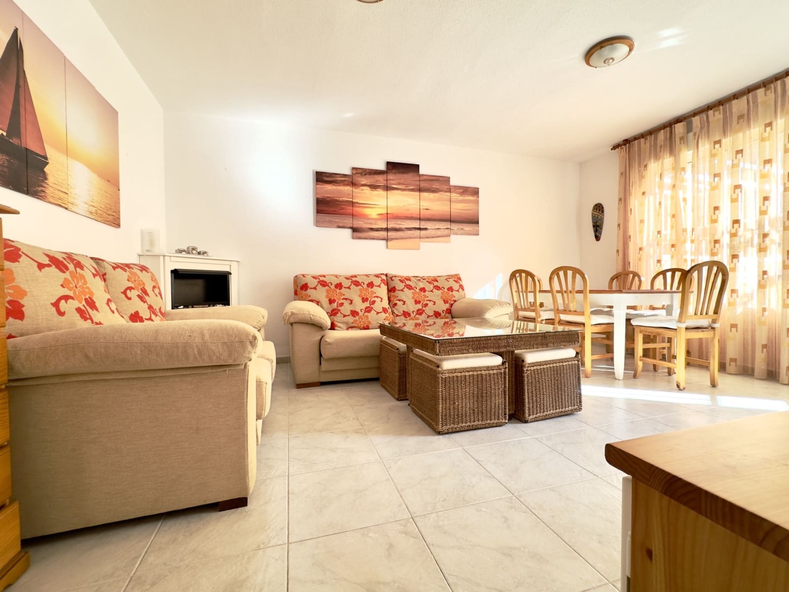 Apartamento de 3 habitaciones en Guardamar del Segura en alquiler con piscina - 700 € (Ref: 8929462)
