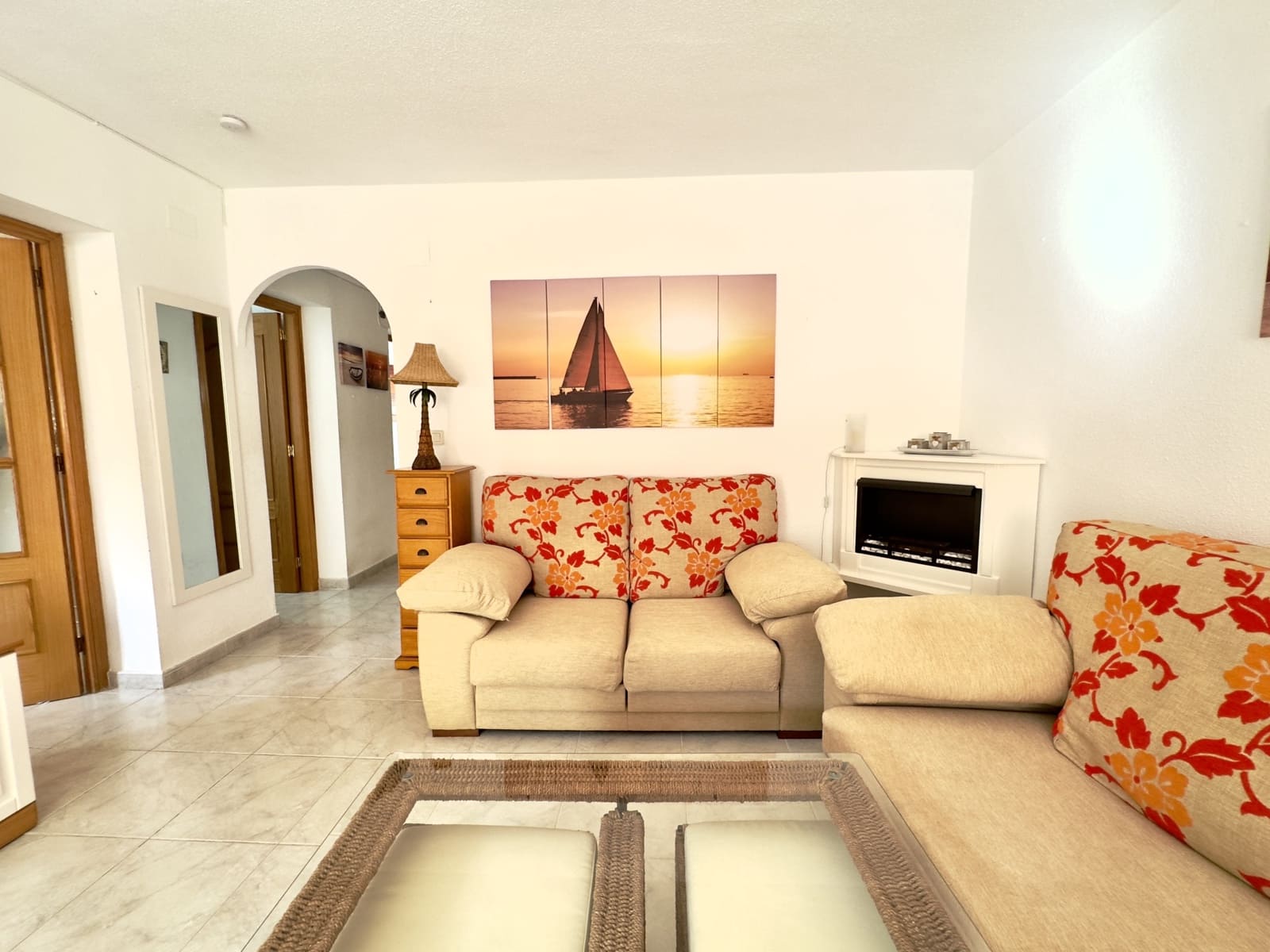 Apartamento de 3 habitaciones en Guardamar del Segura en alquiler con piscina - 700 € (Ref: 8929462)