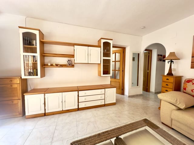 Apartamento de 3 habitaciones en Las Viñas, Guardamar del Segura en alquiler con piscina - 700 € (Ref: 8929462)