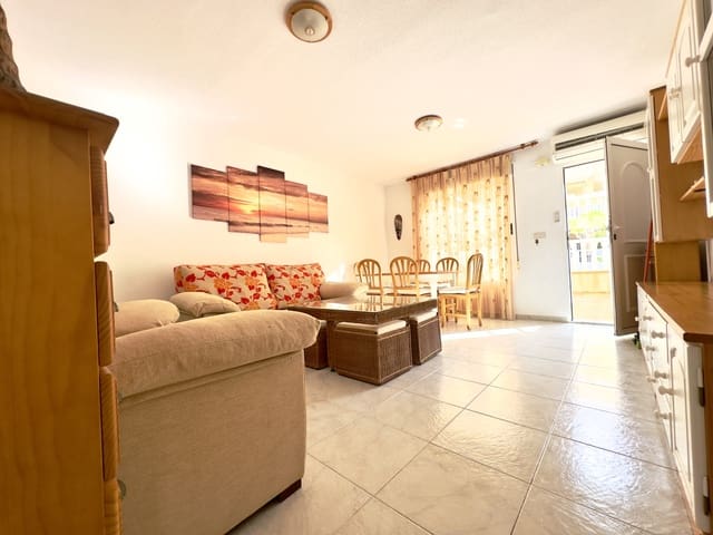 Apartamento de 3 habitaciones en Las Viñas, Guardamar del Segura en alquiler con piscina - 700 € (Ref: 8929462)