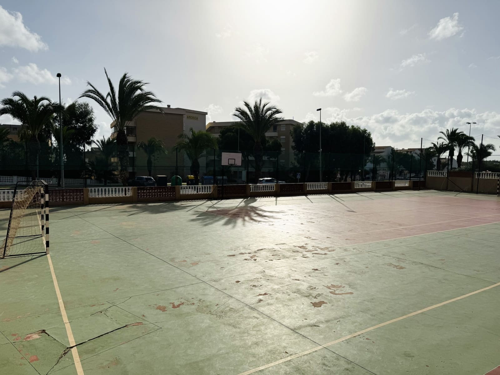 Apartamento de 3 habitaciones en Guardamar del Segura en alquiler con piscina - 700 € (Ref: 8929462)