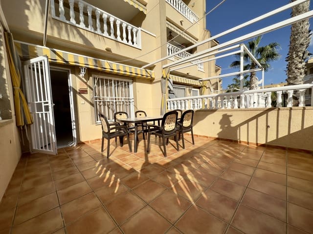 Apartamento de 3 habitaciones en Las Viñas, Guardamar del Segura en alquiler con piscina - 700 € (Ref: 8929462)